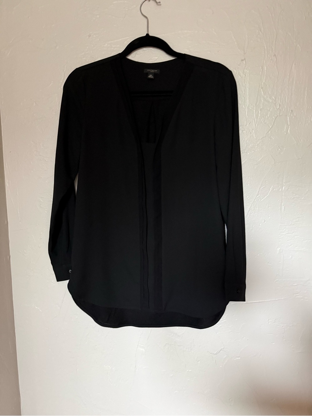 Ann Tylor Black Long-Sleeve V-Neck Blouse